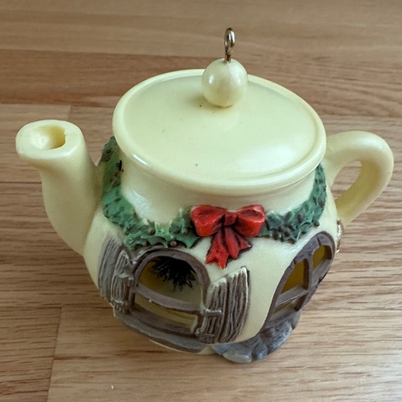 Hallmark 1980 A Spot of Christmas Cheer Teapot Ornament - Picture 4 of 13